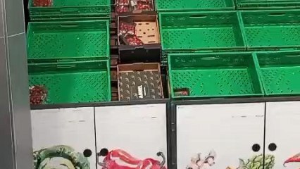 La zona de las verduras y hortalizas también está prácticamente vacía.