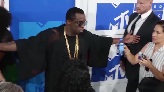 Sean 'Diddy' Combs' lawyers demand search for unbiased jurors amid legal battle