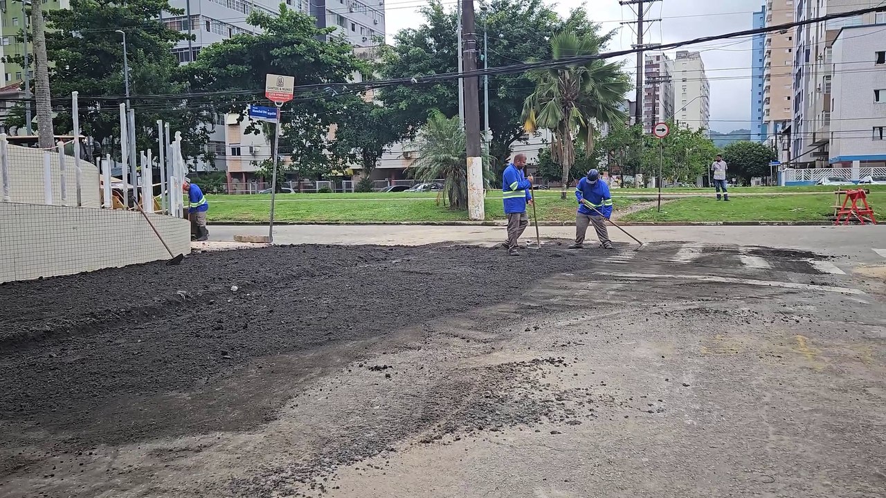 Prefeitura fecha cratera da linha amarela de São Vicente após mais de uma semana; VÍDEO