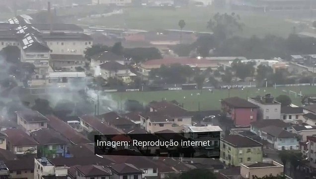 Torcedores do Santos invadem o CT Rei Pelé após derrota para o Bragantino