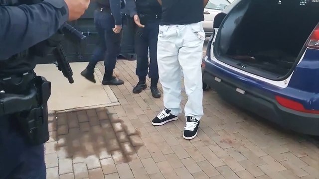 Em ponto conhecido , GM detém jovem em posse de cocaína na Avenida Brasil