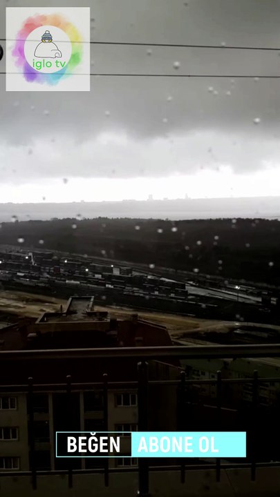 Şiddetli Fırtına Evin Balkonunu Dağıttı