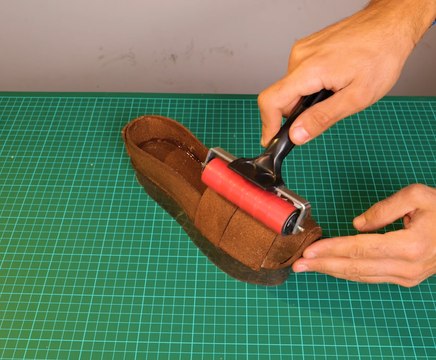 Sculpture de chaussures : Transformer le cuir en art pour vos pieds !