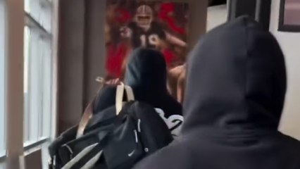 Shedeur Sanders arrives at Browns facility in casual fit