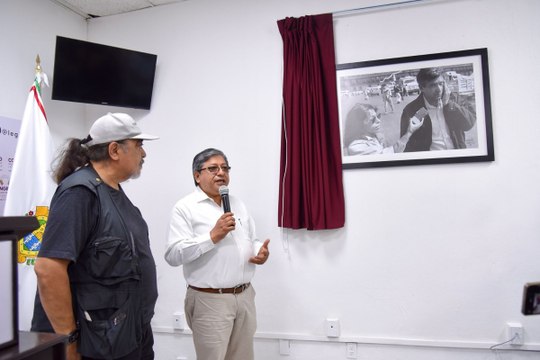 Revelan fotografía de la periodista Regina Martinez, y el ex presidente Andrés Manuel López Obrador