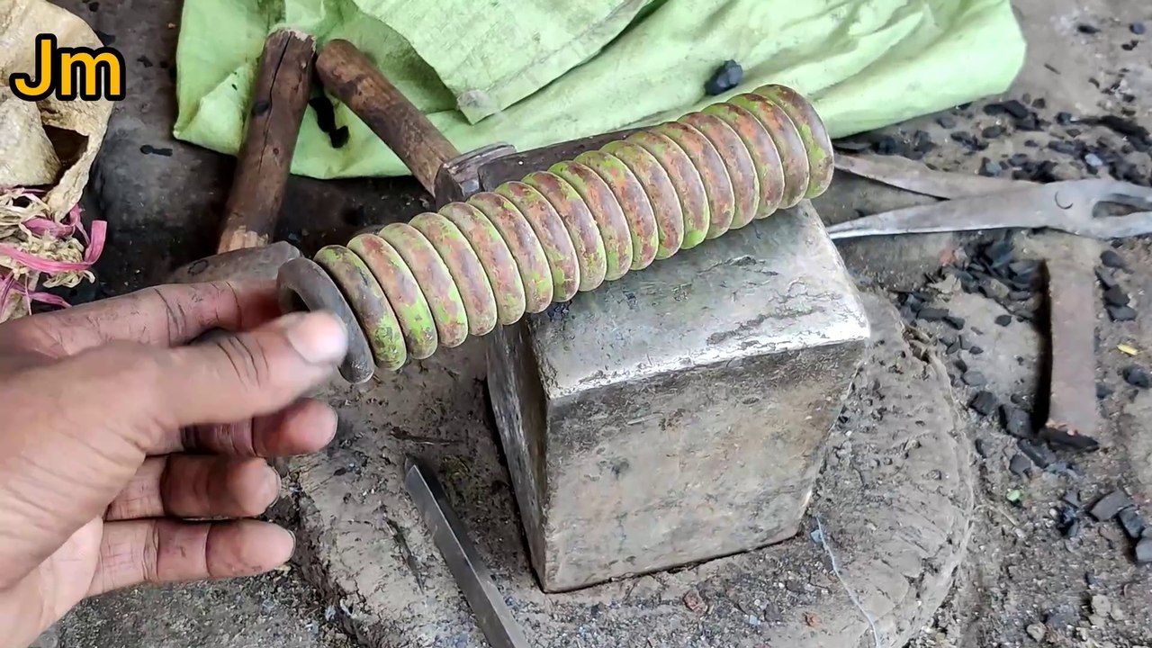 making Scissors for Hair Cutting using rust Spring blacksmith - video ...