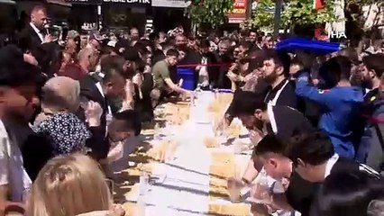 Sadece 5 dakikada ''boğazı'' sayesinde 10 gram altın sahibi oldu