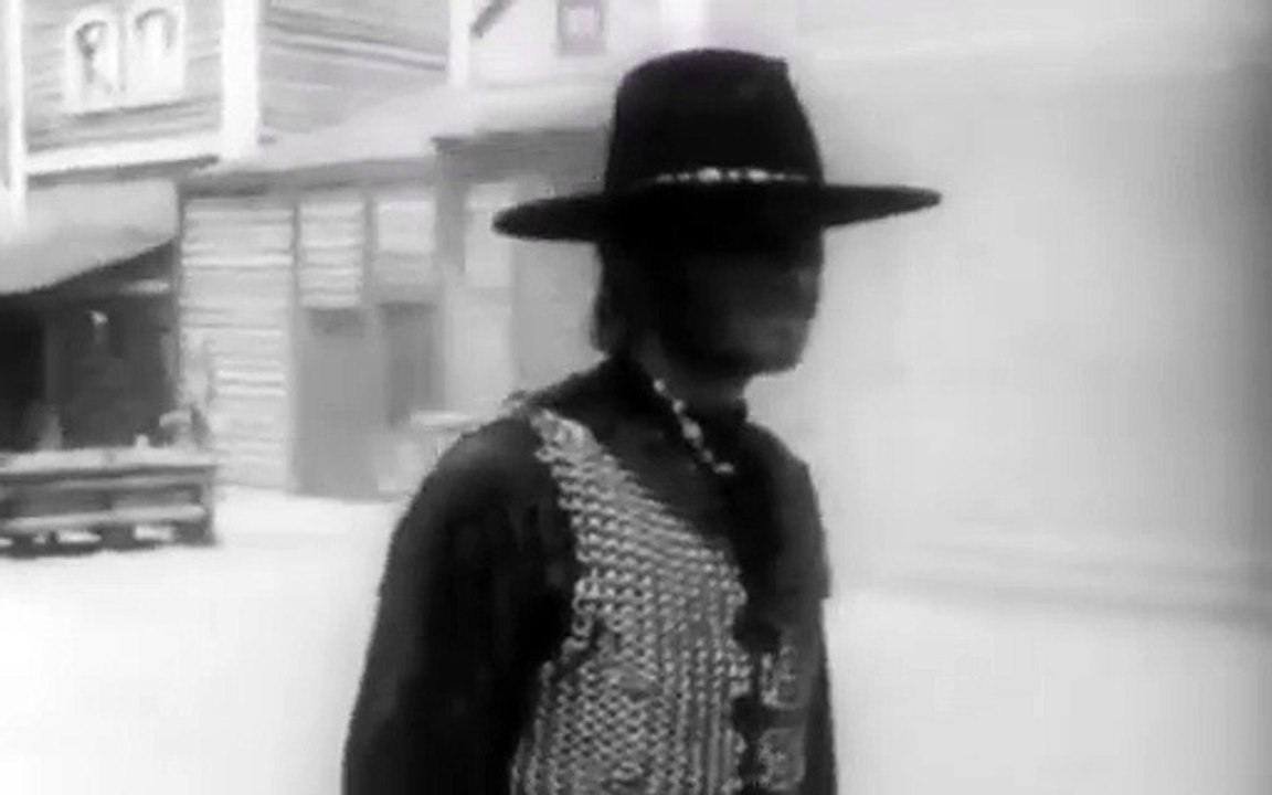 Johnny Hallyday – Interview sur Le Spécialiste (28 Octobre 1969 – ORTF 1ère Chaîne)