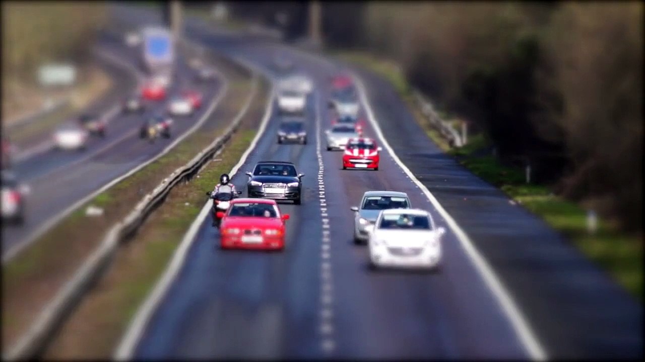 Cars on the Road | Real-Time Street Traffic & Driving Scenes 2025 (1)