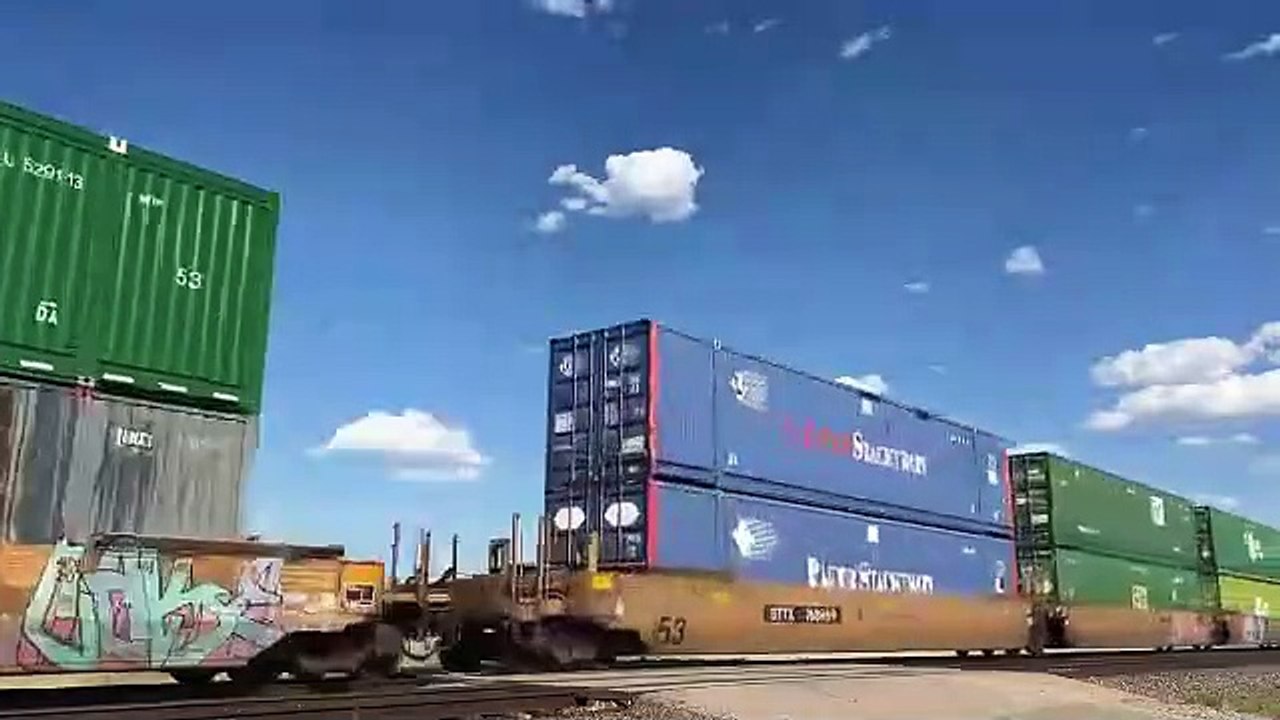 Trains de Marchandises Très Longs – Vidéo Impressionnante de Trains de Fret