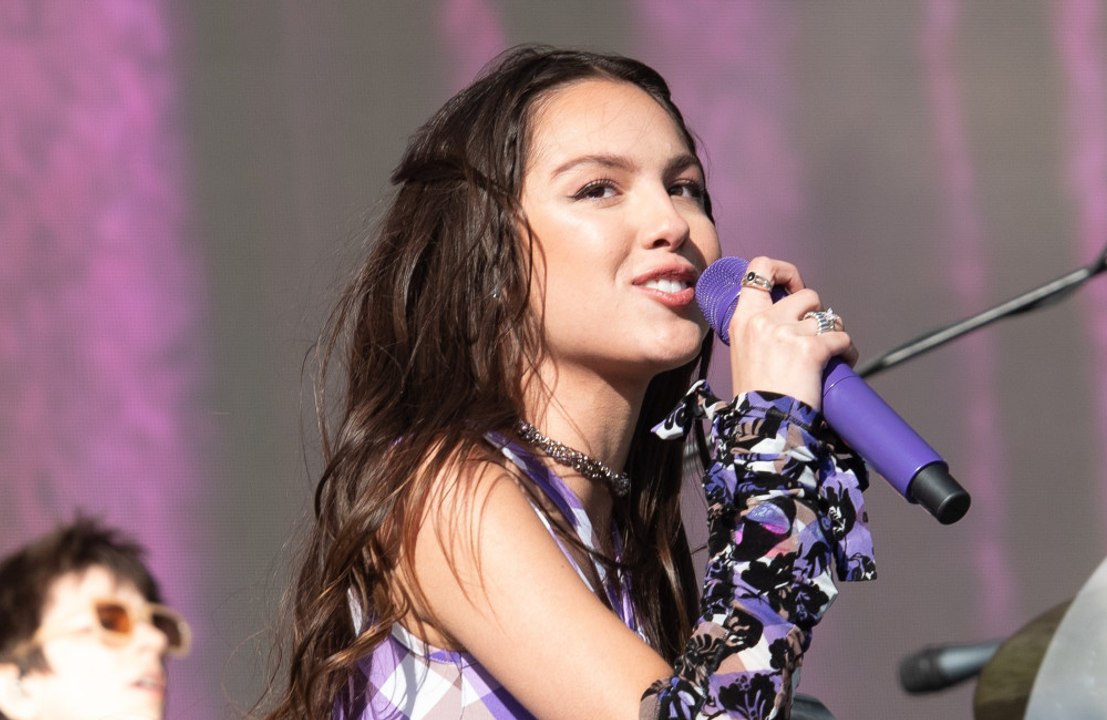 Olivia Rodrigo revela insegurança inusitada em apresentações ao vivo