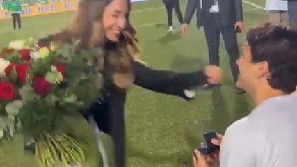 Avellino, festa promozione con... proposta di matrimonio! Enrici stupisce la compagna