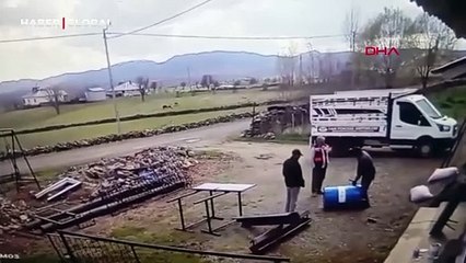 Yer Bingöl: Spiral makinesiyle kesilmek istenen varil patladı!
