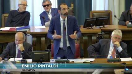 Caso acqua sicura, divisi città e Consiglio
