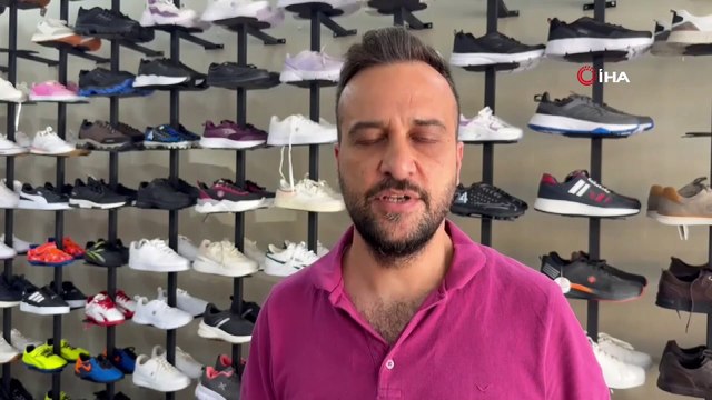 Kahvaltı yaparken ekmeğin içinden çıkanı az kalsın yutuyordu! Son anda fark etti...