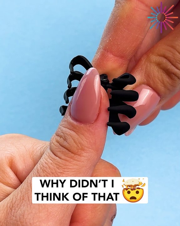 Try this easy and mess-free nail polish hack!  💅💯