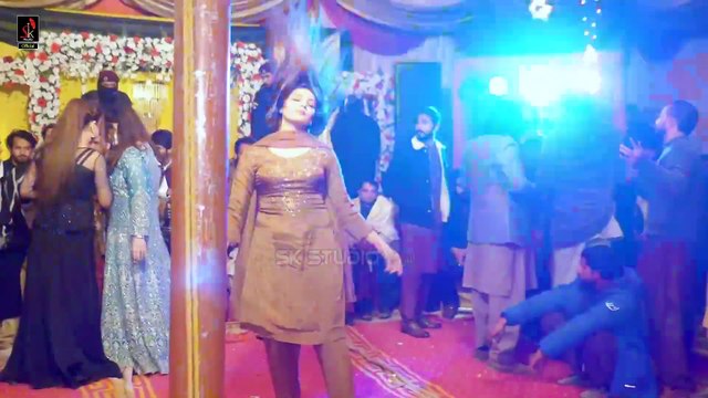Tu Dharti Pe Chahe Aliya Noor Best Performance Dance