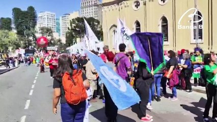 Professores lembram protesto que acabou em ataque há 10 anos no Centro Cívico