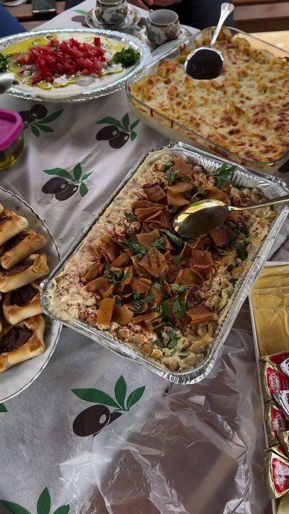 فطور صباح ولمّة حلوة مع الجيران… أجواء ولا أروع! 🥰☕ (6)