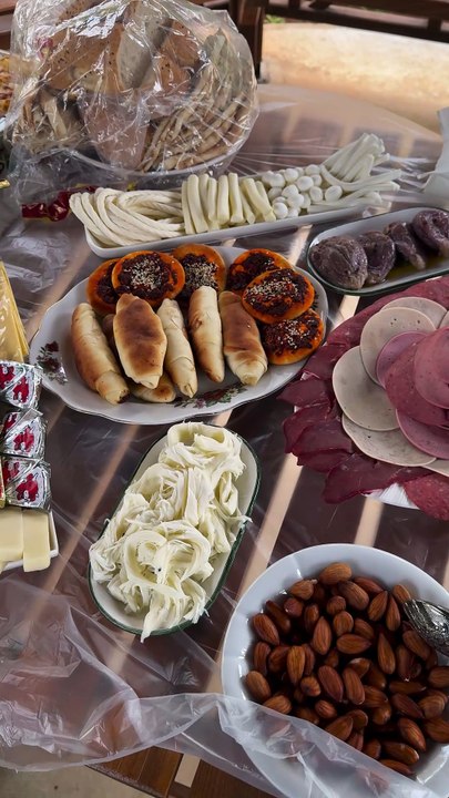 فطور صباح ولمّة حلوة مع الجيران… أجواء ولا أروع! 🥰☕ (5)