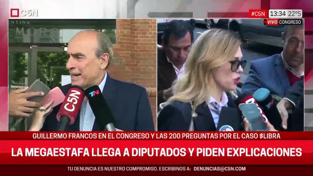 Lemoine indignada en las afueras del Congreso