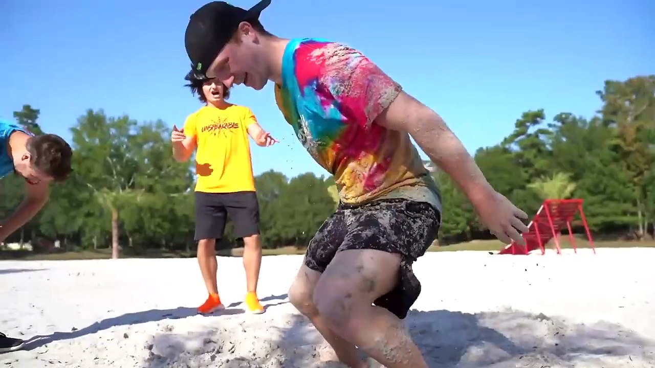 DARE or WIN: Split Track CHALLENGE Race! 😱 (Who Cracks First?!)