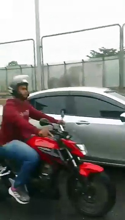 Linha amarela interditada