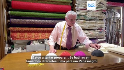 "Eles confiam em mim. Cada Pontífice tem um estilo diferente", diz o alfaiate do Vaticano