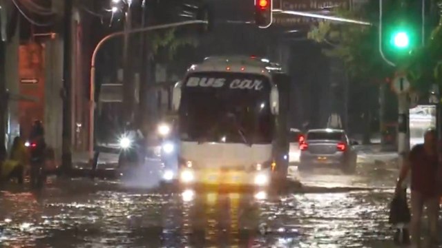 Inundaciones en Medellín: videos muestran las afectaciones que dejan las fuertes lluvias