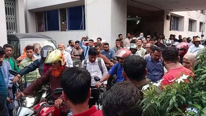 কো*ভিড-১৯ এ দুর্যোগকালীন সেবা প্রদানকারী ১০০৪স্বাস্থ্যসেবীর বকেয়া বেতন ও চাকুরী স্থায়ীকরনের দাবী