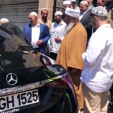 Çakarlı aracın geçtiğimiz zamanlarda Menzil Şeyhlerinden Muhammed Fettah tarafından kullanıldığı ortaya çıktı.