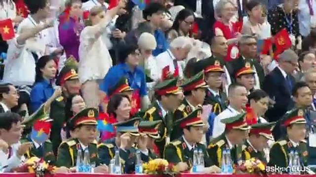 I soldati cinesi in Vietnam per i 50 anni della caduta di Saigon