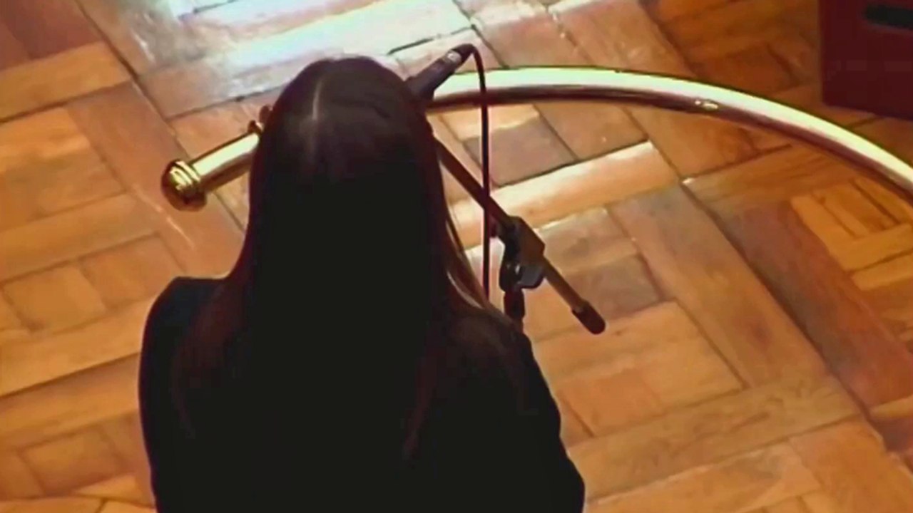 Angi: (K)eine perfekte Mörderin Trailer OV