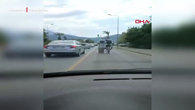 Trafikte ilginç manzara: Cep telefonu kamerasıyla kaydedildi