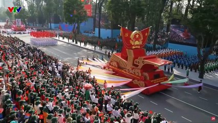 عرض عسكري ضخم في فيتنام بمناسبة مرور 50 عاما على سقوط سايغون