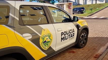 Motorista dá carona para procurado pela Justiça e PM encontra maconha em malas