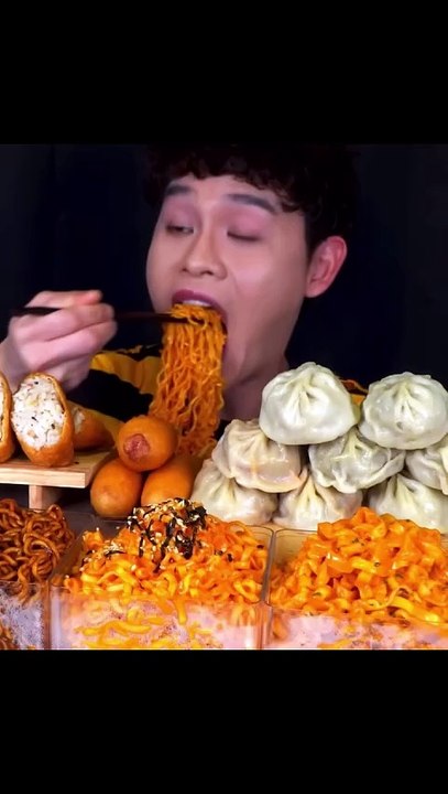 Follow for more ASMR videos🌮🍟 Credits: @bong_gil22 #mukbang #asmr #fastfood #asmreating
