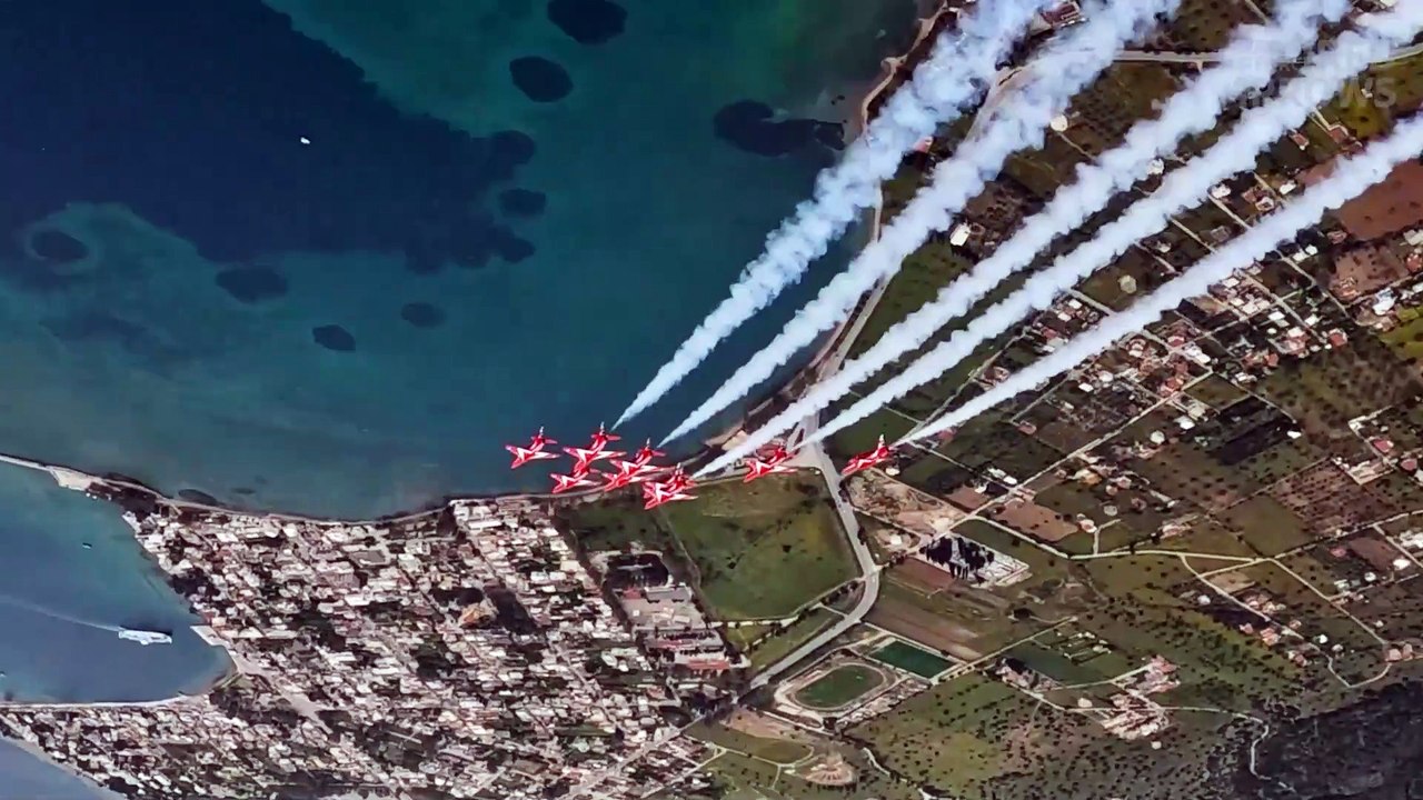 Red Arrows perfect new display