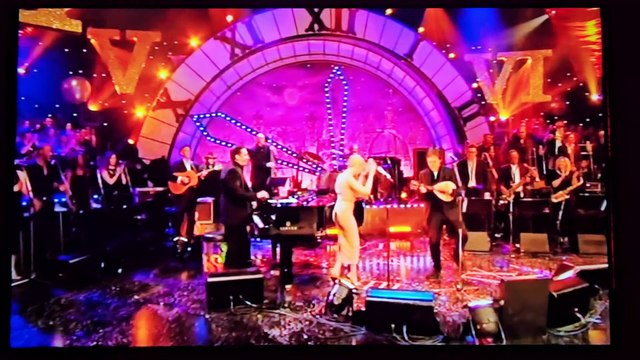 PAUL McCARTNEY & KYLIE MINOGUE - Dance Tonight (Later with Jools Holland 2008)