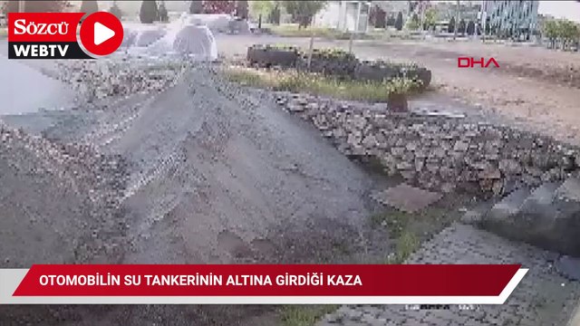Otomobilin su tankerinin altına girdiği kazaya dair görüntüler ortaya çıktı