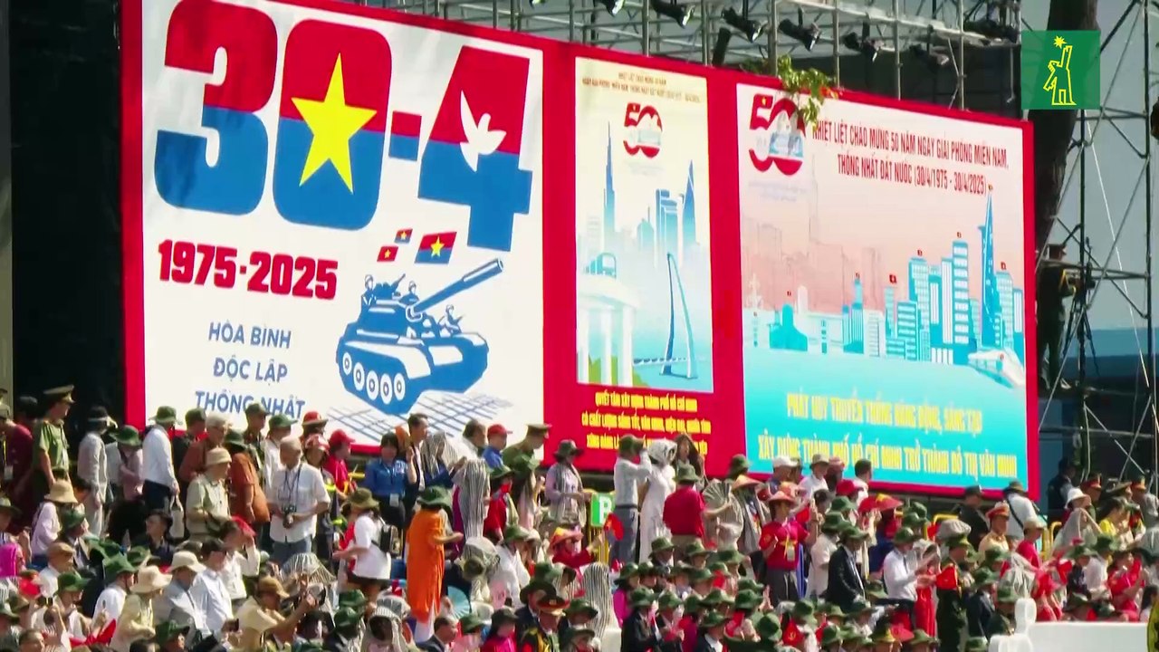 Vietnam celebra con un gran desfile militar los...