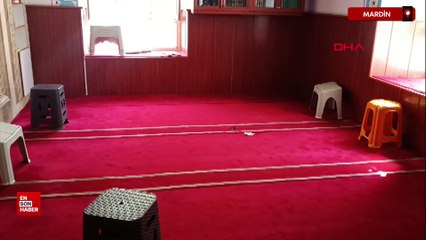 Mardin'de camide namaz kılarken bıçaklandı