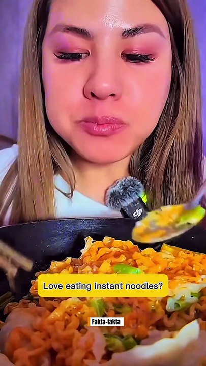 Noodles mukbang
