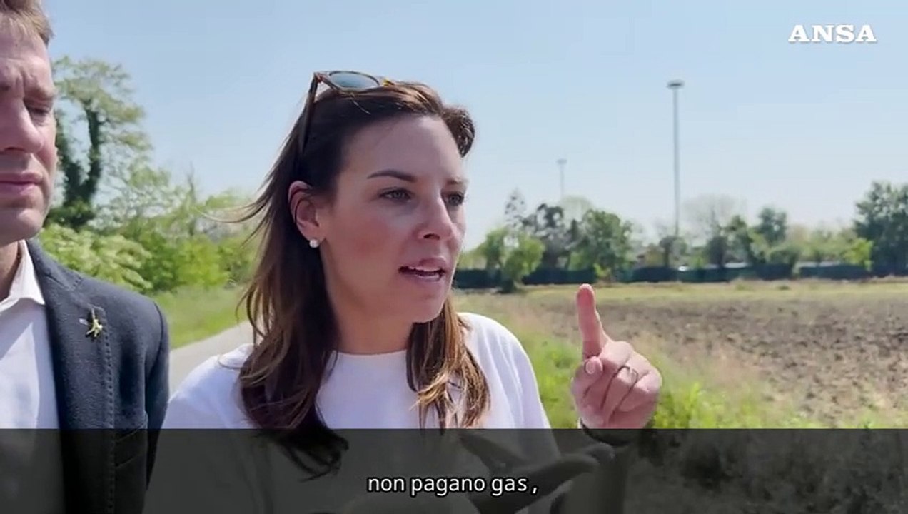 Milano, Tovaglieri (Lega) al campo rom di via Chiesa Rossa: "Soldi buttati, regna illegalita'"