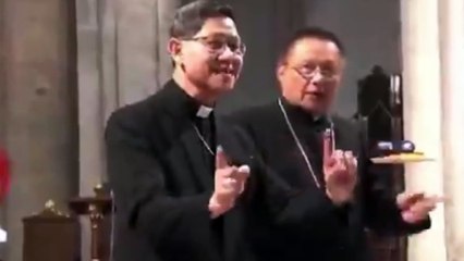 VIDEO: Cardenal Luis Antonio Tagle se vuelve viral por videos donde canta en una misa