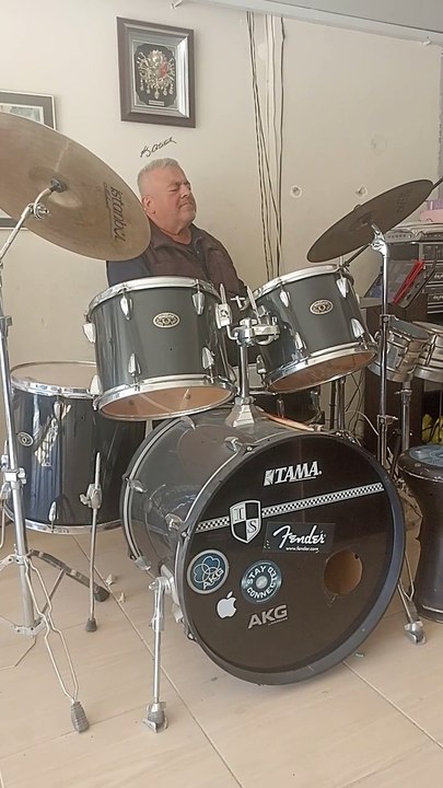 Allahın Yarattığı Bir Kulum İşte Bateri Offical Video