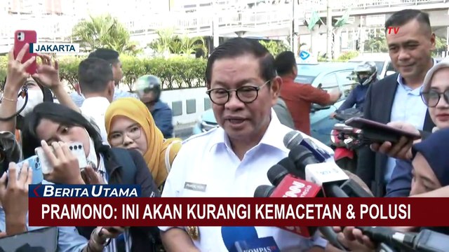 Momen Pramono Anung Naik Transjakarta di Hari Pertama ASN Wajib Gunakan Transportasi Umum