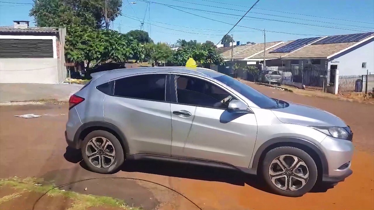 Obstáculo na via: condutores desviam de fios caídos no Morumbi