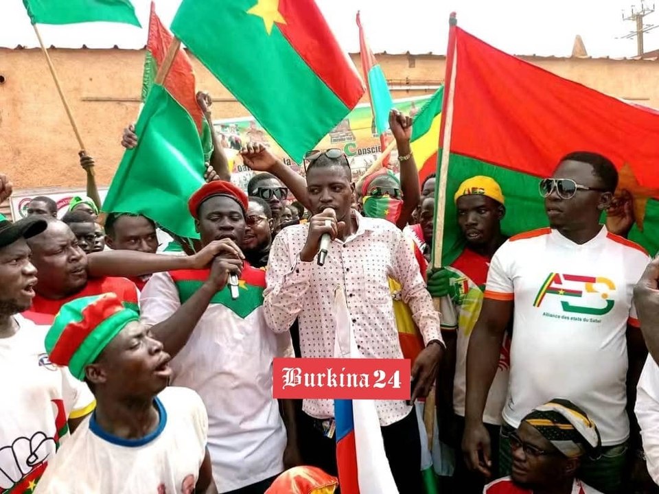 Ouagadougou | Meeting de soutien au Capitaine Ibrahim Traoré : « Le Burkina Faso est un pays souverain, ce n'est pas un démembrement des USA »