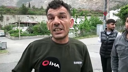 Depremzedeleri tedirgin eden patlamayla mahalle toz bulutu altında kaldı